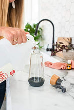 Load image into Gallery viewer, Full Circle Service 16-ounce Multi-use Refillable Glass Spray Bottle, Green